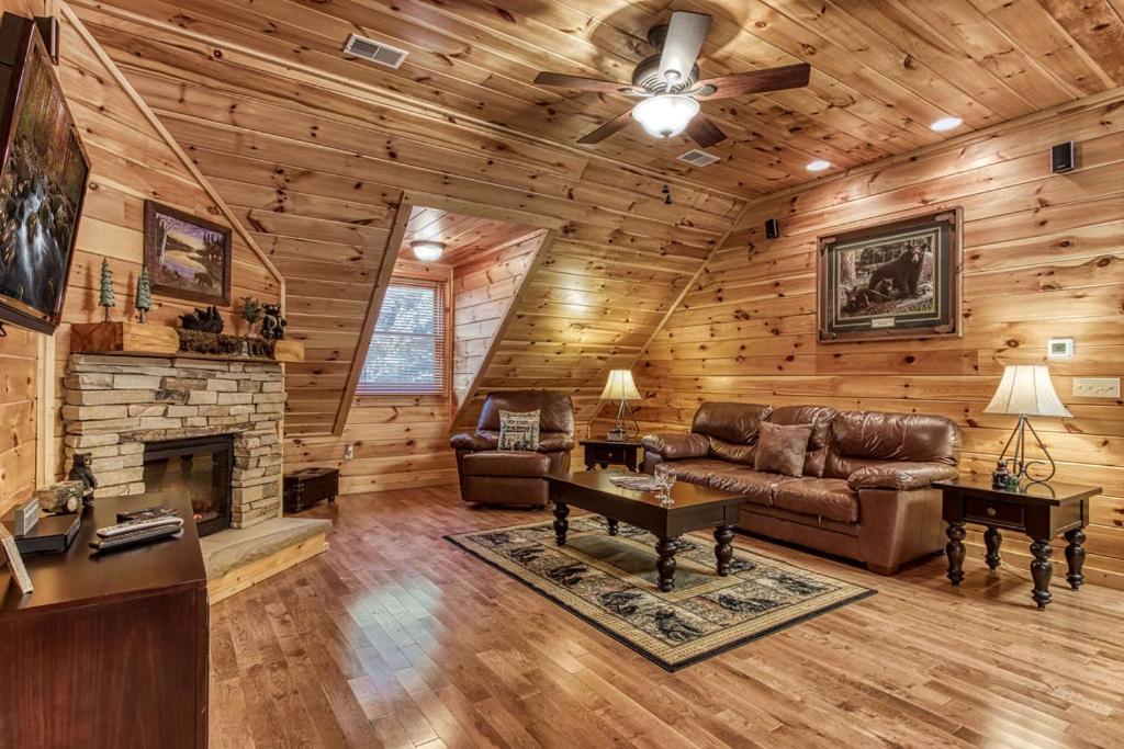 Papa Bear, Hot Tub, Wifi, 1089 Free Tickets Each Paid Day, Dollywood And More Sevierville Dış mekan fotoğraf